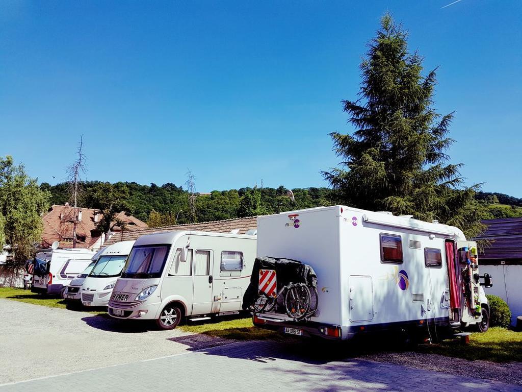 Отель Pension Aquaris Сигишоара Экстерьер фото
